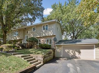 16015 Oak Shore Dr, Lakeville, MN 55044