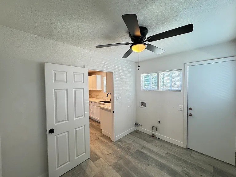 5428 Churchward St — Photo 24
