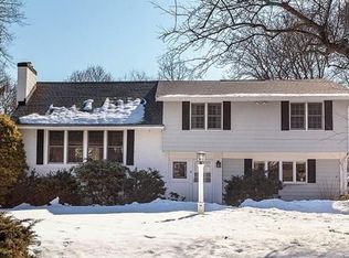 8 Taft Dr, Winchester, MA 01890