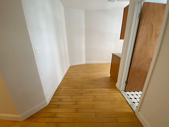 3rd image of 144 W 19th St APT 2E