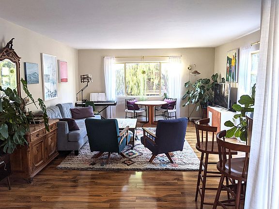 Expanisive Living Room