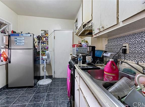 3rd image of 9808 S Central Ave