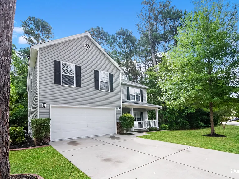 214 Breckingridge Dr — Photo 2
