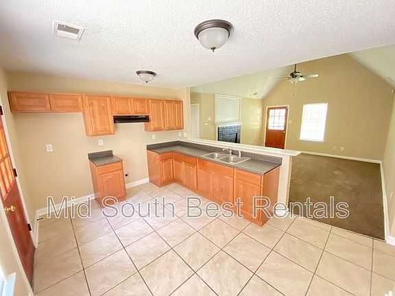 3rd image of 5104 Bowdoin Dr
