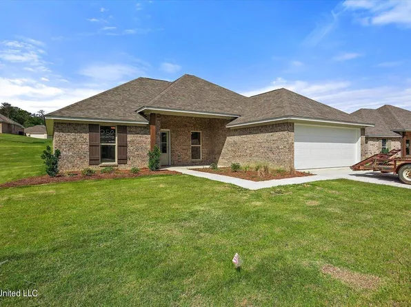 257 Chartleigh Cir, Canton, MS 39046