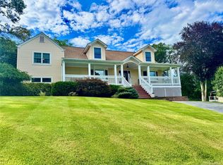 87 Pinto Rd, Pearl River, NY 10965