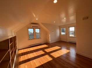 2003 NW 85th St #B, Seattle, WA 98117