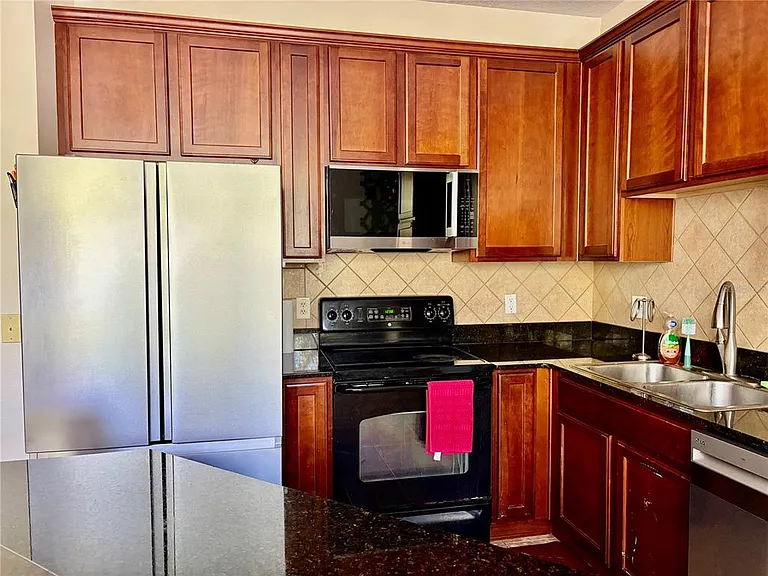 1307 Salem Orchard Ln — Photo 38