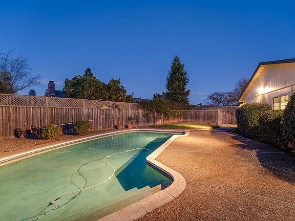 4th image of 2345 Hickock Court