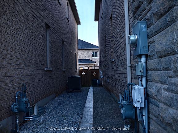 2nd image of 3184 Meadow Marsh Cres