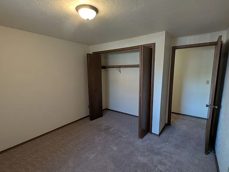 Pheasant Run Apartments — Photo 13