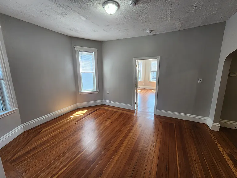 39 Harwood St #2 — Photo 8