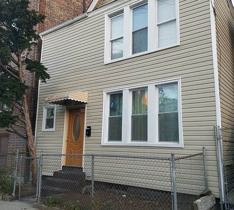 1st image of 2756 Creston Ave