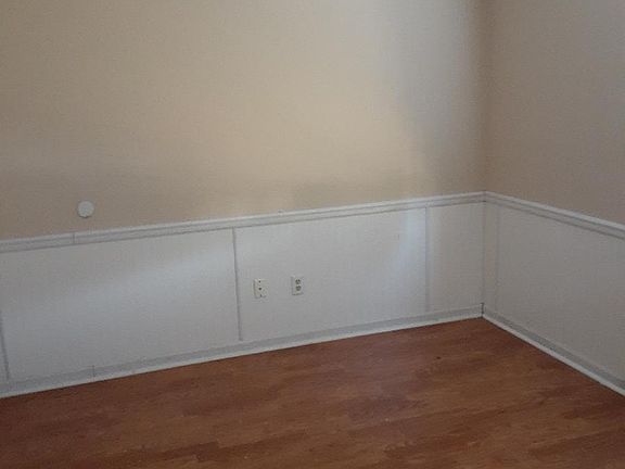 4th image of 163 Whisperwood Ln