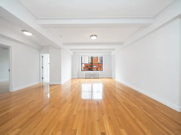 400 East 58th Street image 1 of 13