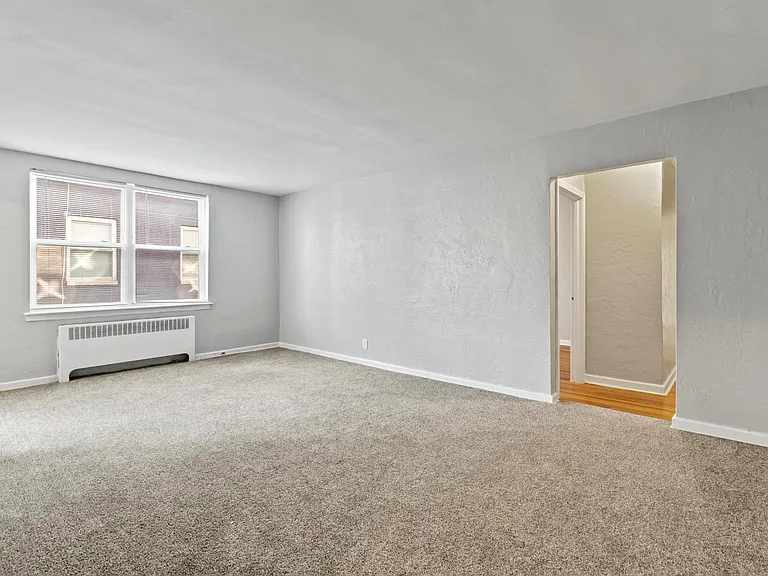 1240 E Washington Ln — Photo 35
