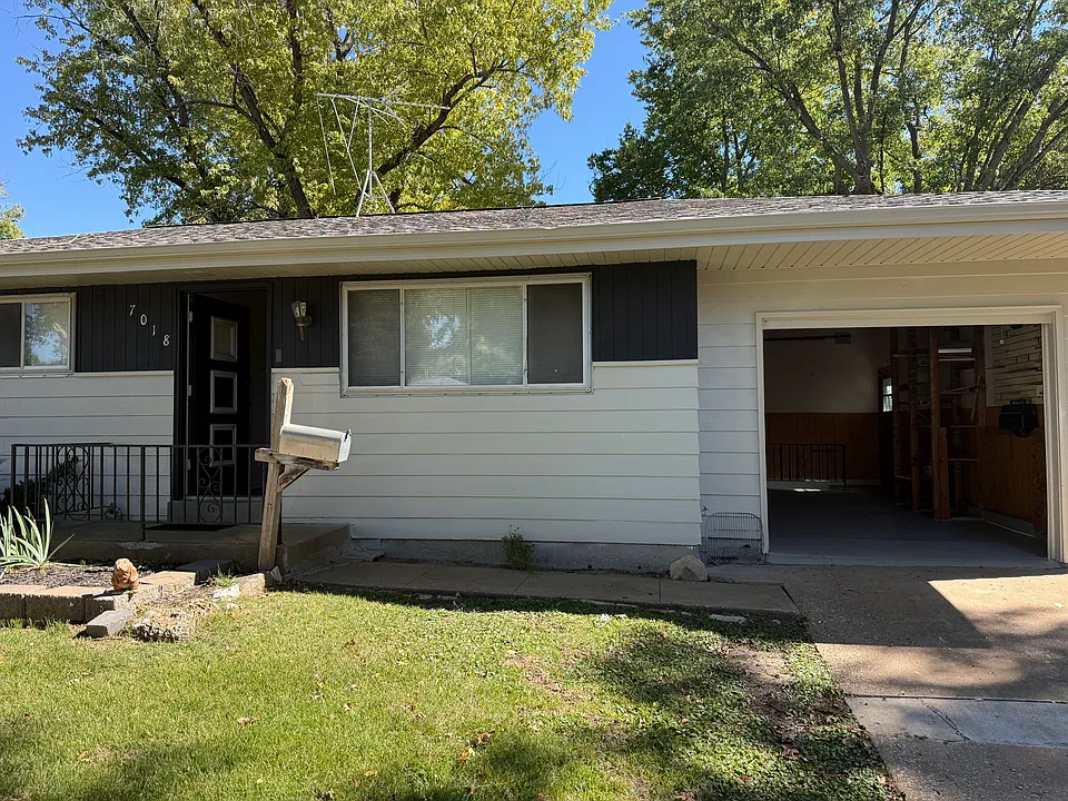 7018 Laupher Ln