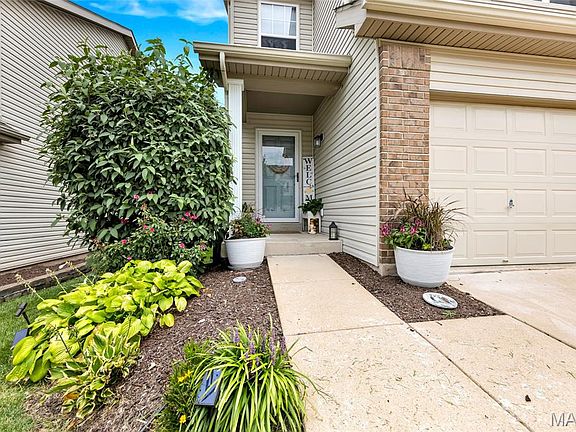 3rd image of 225 Shady Rock Ln