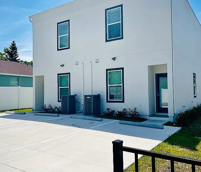 2703 N 24th St — Photo 13