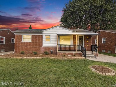 28906 Hughes St, Saint Clair Shores, MI, 48081