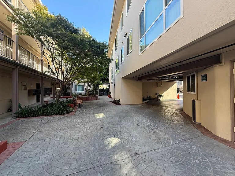 Arlington Apartments — Photo 8