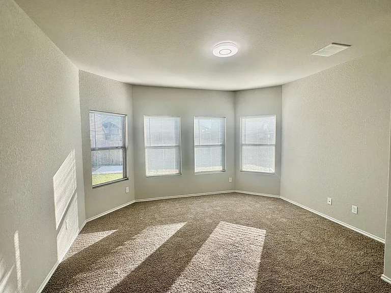 2505 Marty Way — Photo 12