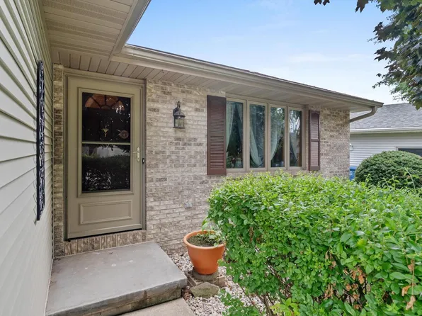 3177 Bellfield DRIVE, Oshkosh, WI 54904