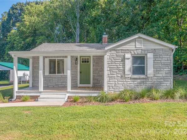 5617 State Highway 67 St, Boonville, NC 27011