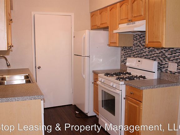 3rd image of 413 Vista West Ct #B