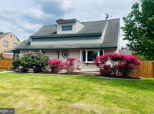 9207 Wooden Bridge Rd, Philadelphia, PA 19114