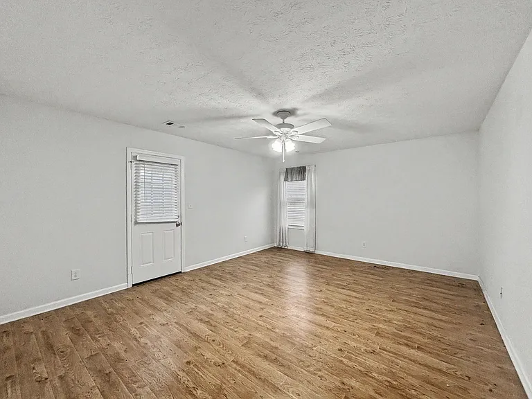 560 Lee Byrd Rd — Photo 7