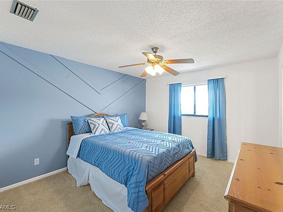 4th image of 609 SE 15th St APT 204