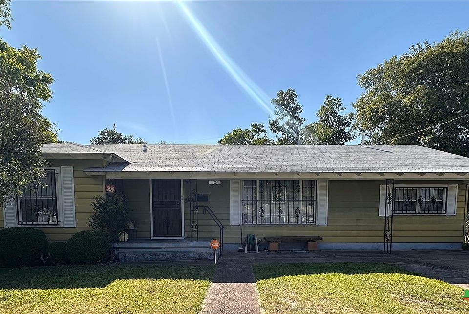 1st image of 1109 Gray Dr