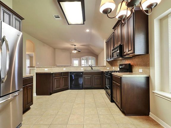4th image of 8300 Menlo Park Pl