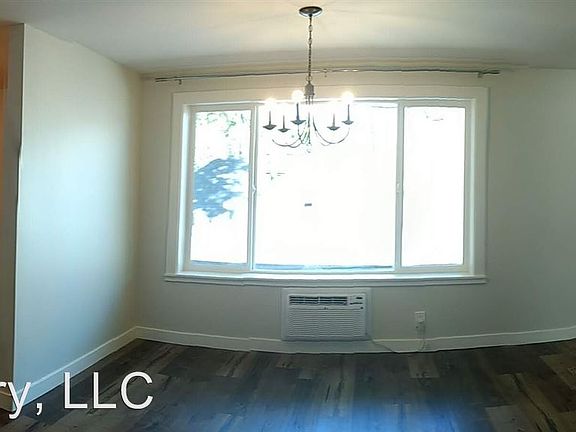 3rd image of 927 E 800 S APT 14