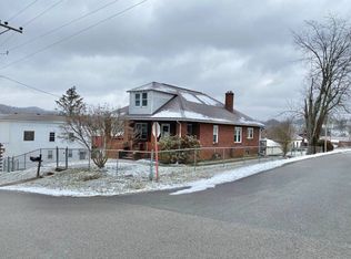 8143 Hazelwood Ave, Clarksburg, WV 26301