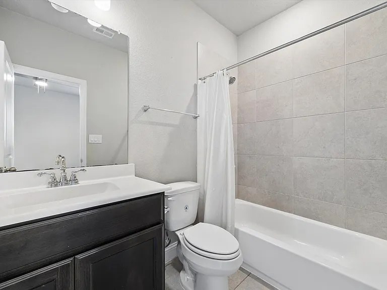 10227 Wylde Point Ln — Photo 38