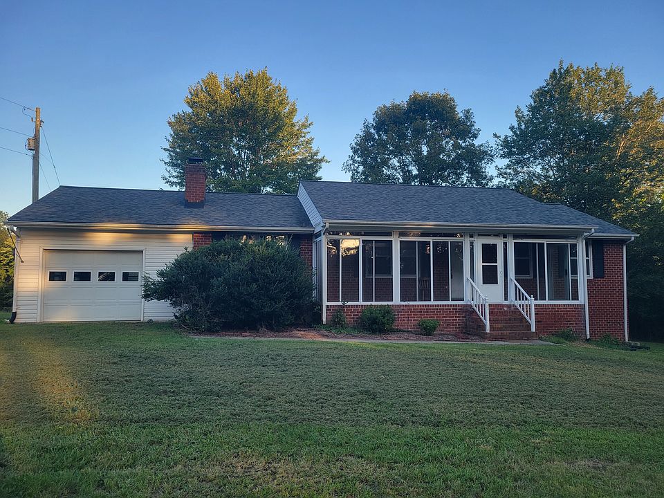 1st image of 90 Parrish Ln