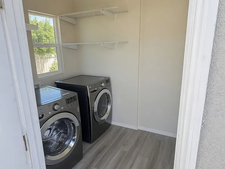 6528 W San Vicente Blvd — Photo 9