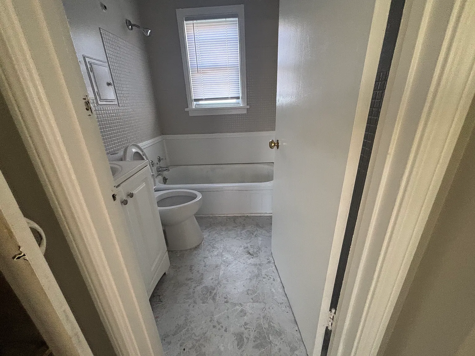 3 bed, 886 sqft, $1,195 — Photo 3