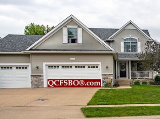3914 Sparrow Ct, Bettendorf, IA 52722