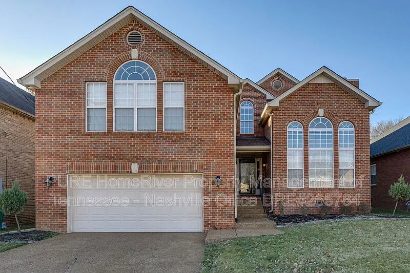 4 bed, 3.5 bath, 3203 sqft, $3,000 — Photo 1
