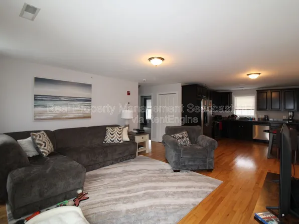 20 Hanson St #6, Dover, NH 03820