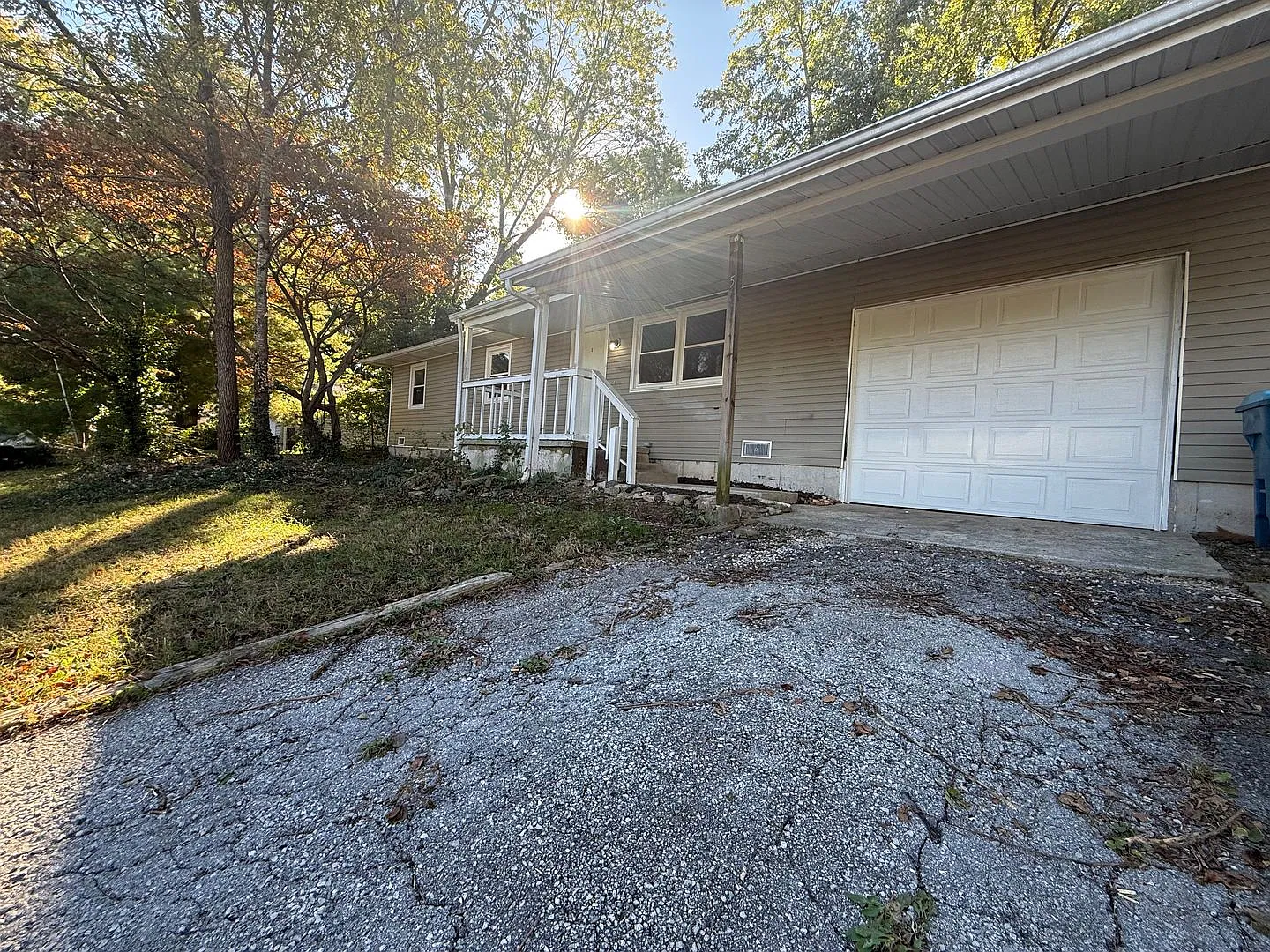 3 Bedroom 1 Bath with 1 Car Garage! — Photo 2