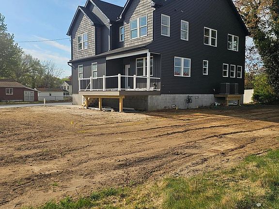 4th image of 135 Michigan Rd