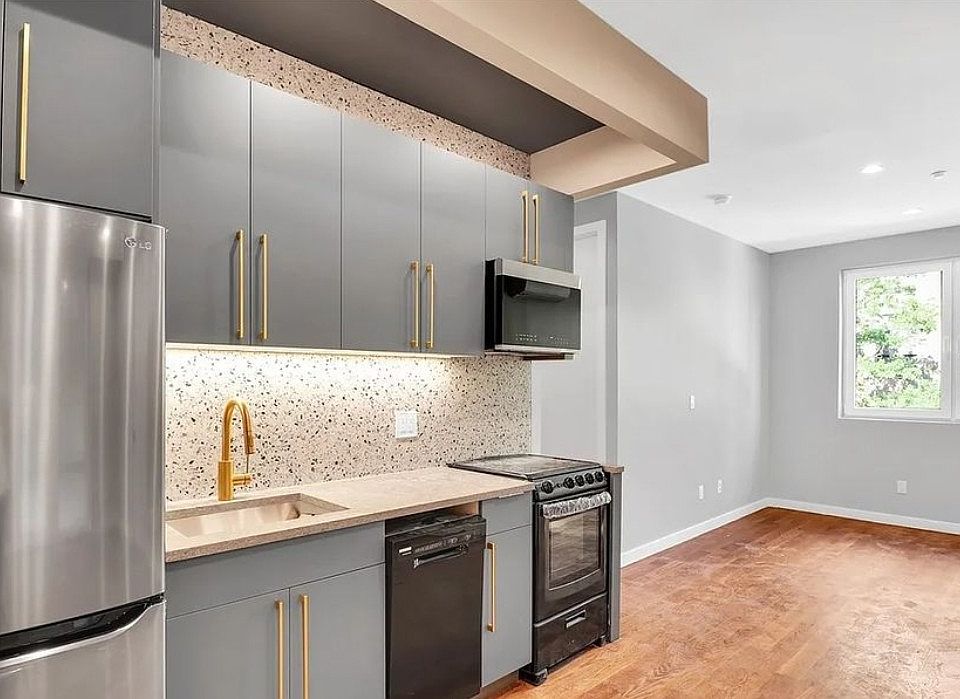 1st image of 15 Garden St Unit 325