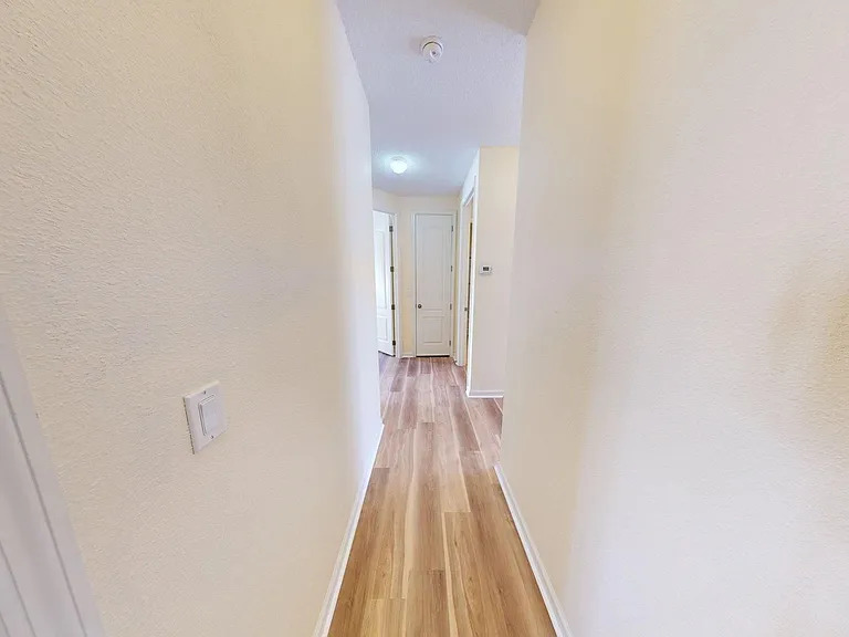 15707 Lexington Park Blvd — Photo 24