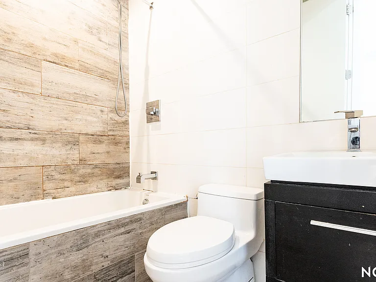 829 Monroe St #8 — Photo 9