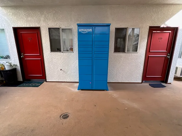 4770 York Blvd. — Photo 11