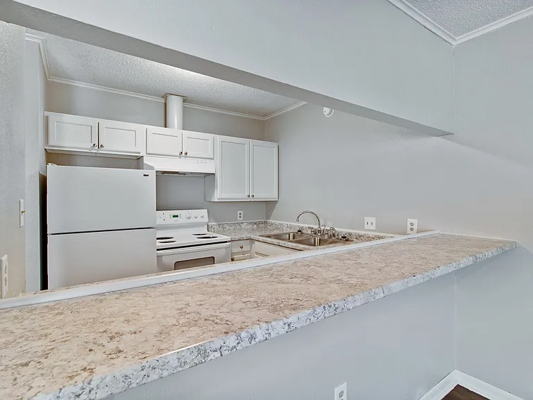 County View Apartments — Photo 37